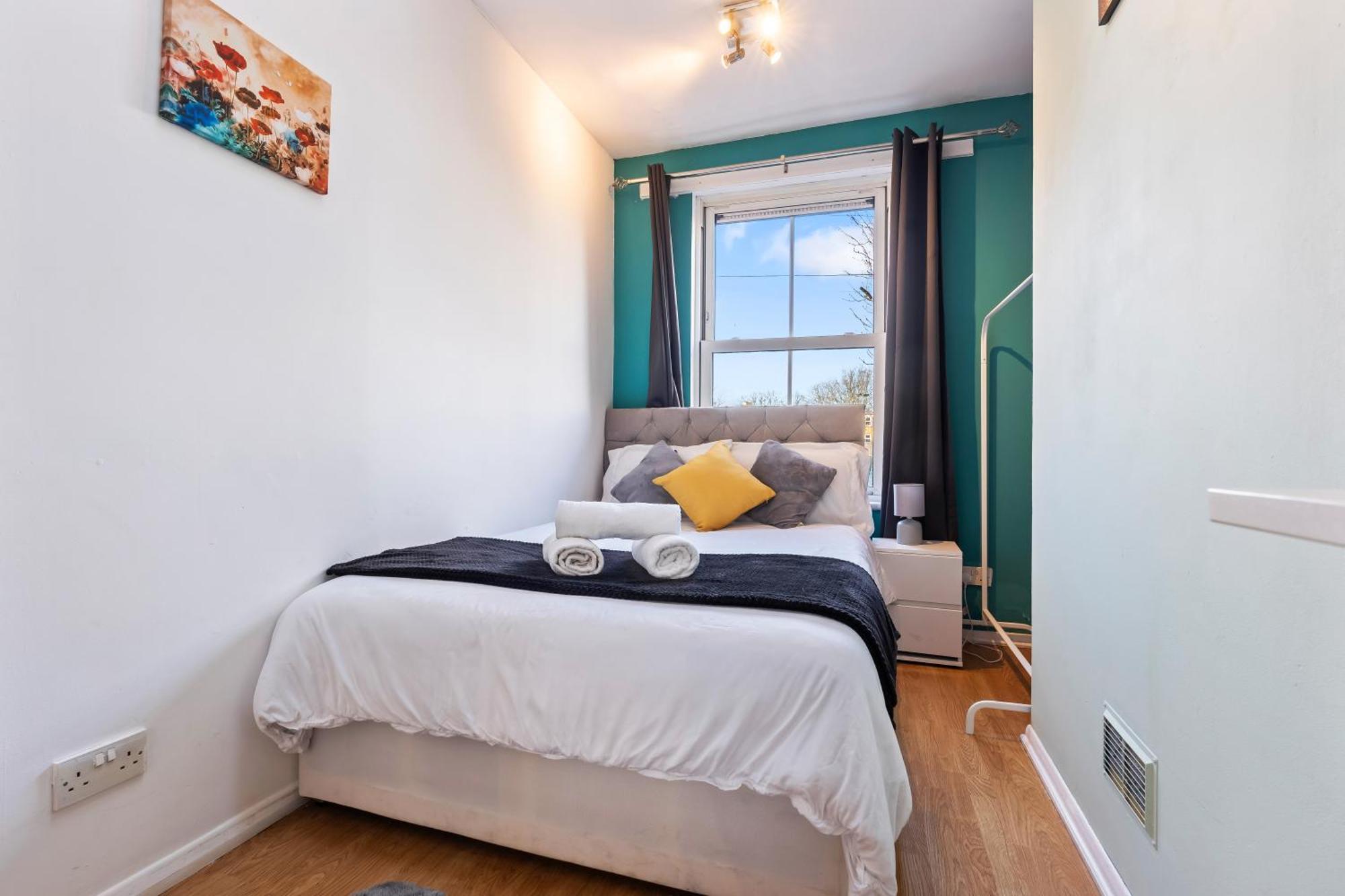 Comfy 4br House Close To Subway