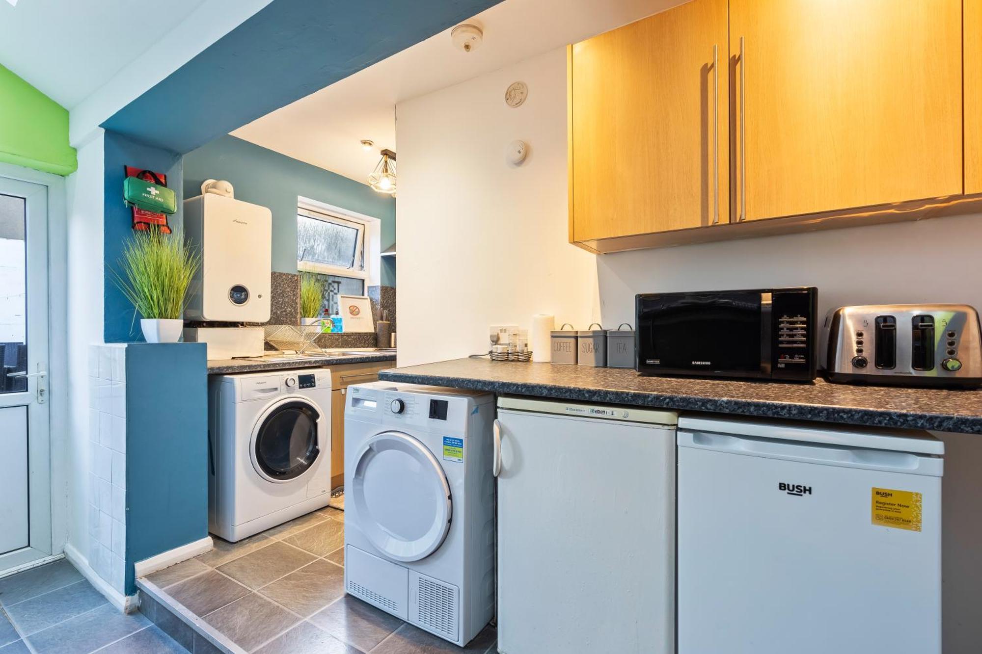 Comfy 4bed House Close To Subway Case de vacanță *