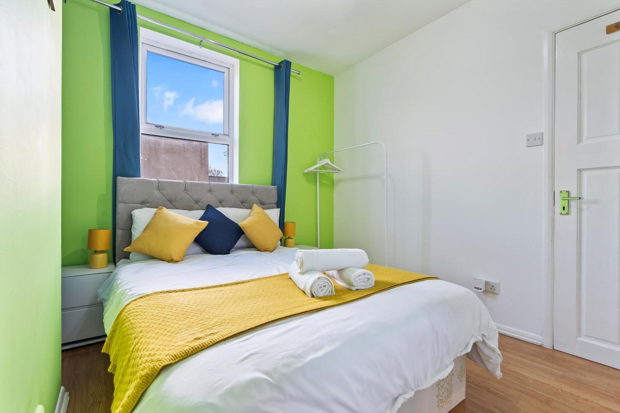 Comfy 4bed House Close To Subway Case de vacanță