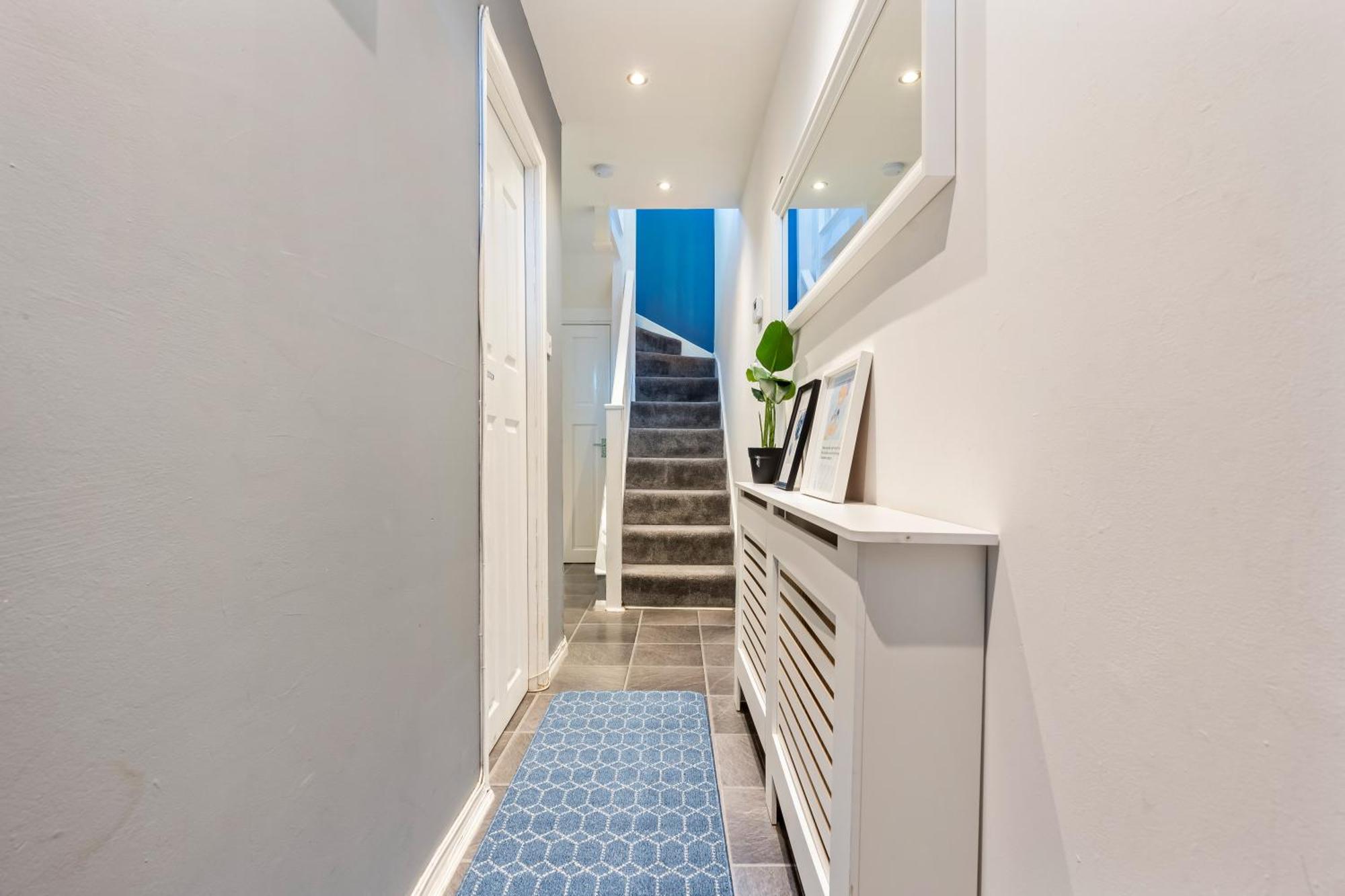 Case de vacanță Comfy 4bed House Close To Subway *