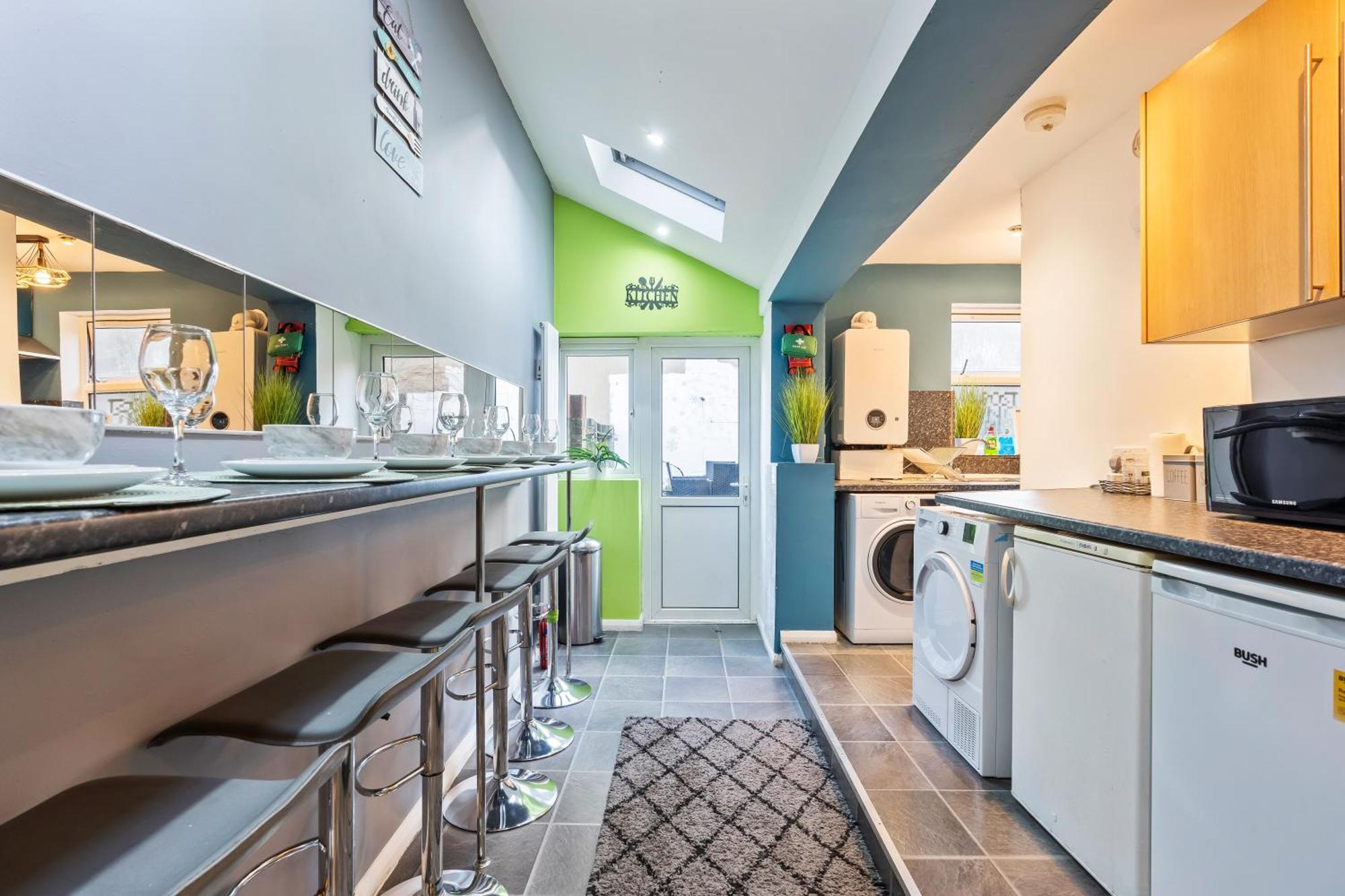 Comfy 4br House Close To Subway Holiday home London