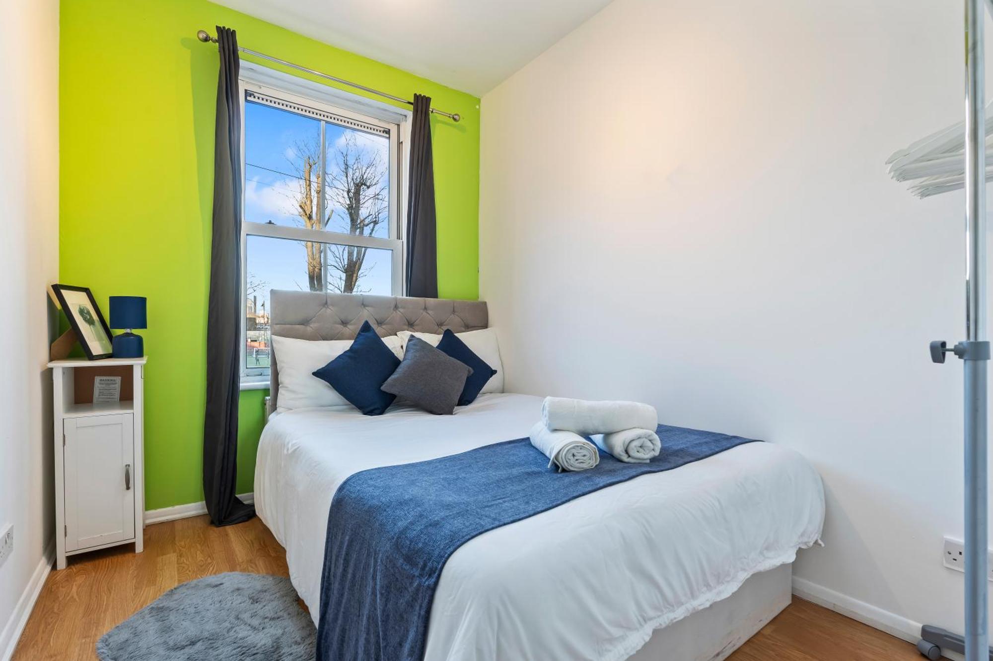 Comfy 4br House Close To Subway London